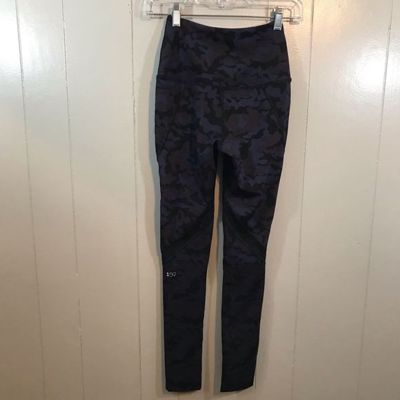 Splits59 Black Multi Camouflage Mesh Panel Mid Rise Yoga Active Ankle Legging XS - Picture 8 of 10